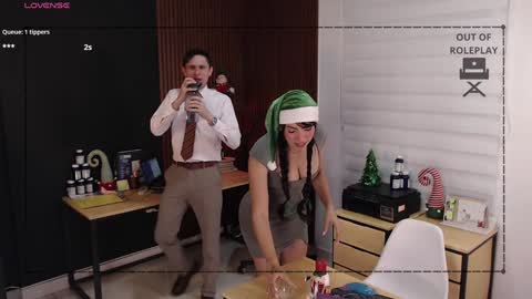 Snapshot of _danyland_ chatting on December 21, 11:34 pm WELCOME TO THE OFFICE online show from December 21, 11:34 pm