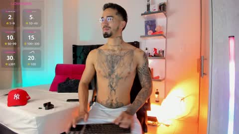 Duriel online show from April 7, 4:42 pm