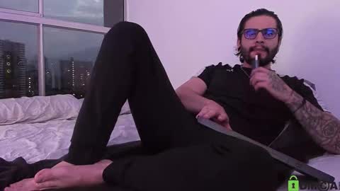  -         online show from November 24, 10:52 pm