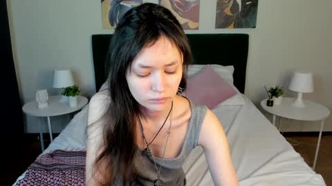 Snapshot of _emily__strike_ chatting on January 27, 9:34 am _emily__strike_ online show from January 27, 9:34 am
