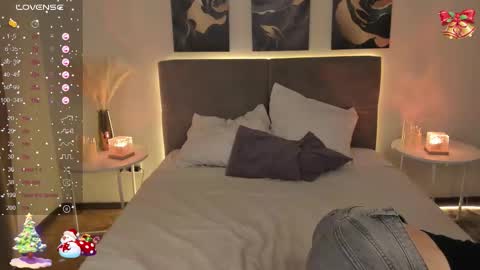 _emily__strike_ online show from January 11, 9:37 am