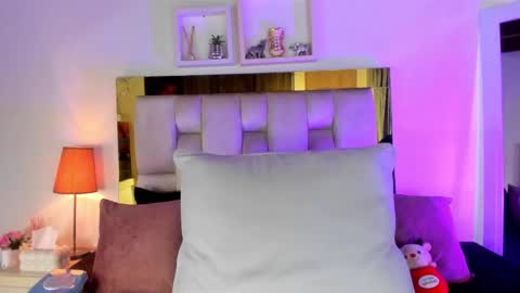 Isabella online show from December 17, 12:12 pm