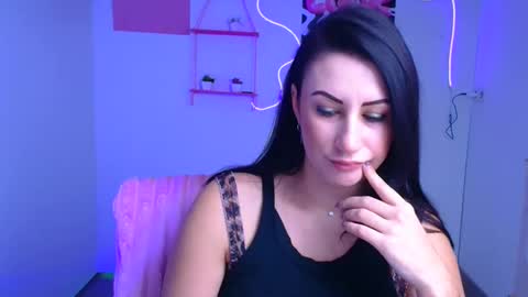 Emma online show from November 28, 1:18 pm