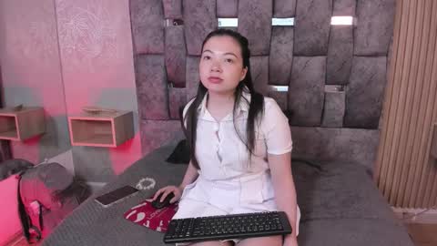 _emma_xoxo online show from December 3, 12:06 pm