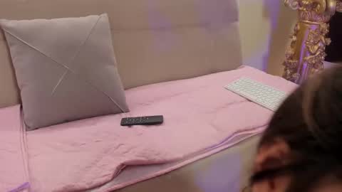 _emmawalka online show from November 1, 5:23 pm