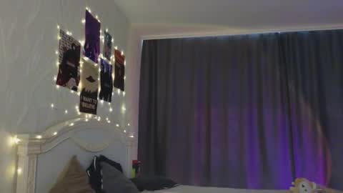 EveEva online show from September 21, 6:06 am