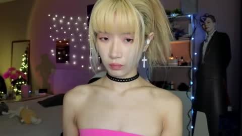 EveEva online show from December 23, 3:56 am