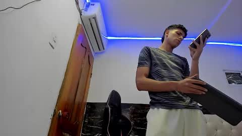 Flix online show from March 28, 8:10 pm