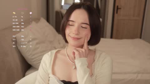 Essie  online show from March 26, 7:30 pm