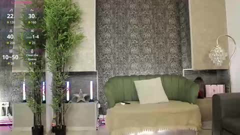 Mia online show from November 5, 5:53 am