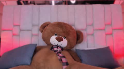 Gigi online show from October 28, 11:44 am