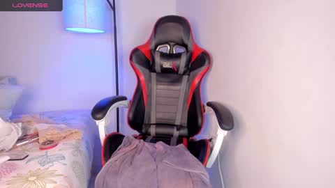 G I O V A online show from January 25, 11:00 pm