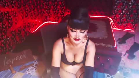 Snapshot of _hailyourqueenx chatting on December 8, 10:25 pm GoDDess  Chloe online show from December 8, 10:25 pm