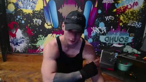 Snapshot of _happydayleon_ chatting on September 13, 3:36 pm _happydayleon_ online show from September 13, 3:36 pm