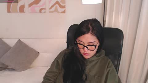 Bee. online show from February 16, 9:35 pm