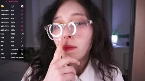 Emily online show from April 4, 5:20 pm