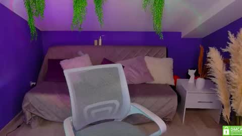 Jasmine online show from November 7, 4:09 pm