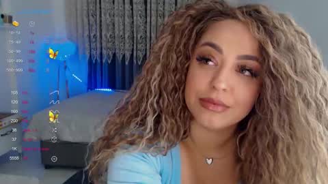 _just_a_queen_3 online show from December 15, 5:53 pm