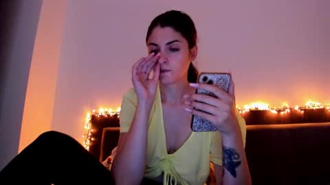 _just_a_simple_girl online show from September 26, 11:18 am