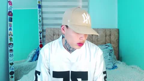 mod online show from December 3, 7:58 pm