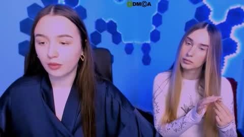 _kellykitten_ online show from December 16, 10:10 am