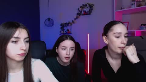 _kellykitten_ online show from March 12, 10:19 am