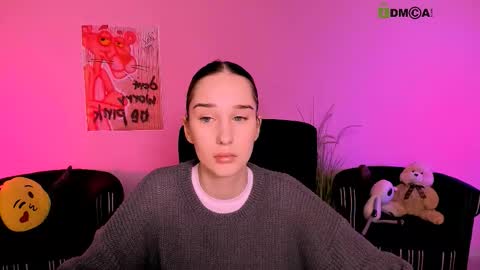 _kellykitten_ online show from February 5, 10:30 am