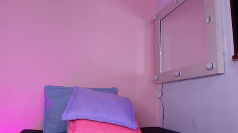 Snapshot of _kendall_07 chatting on September 17, 12:52 pm Kendall online show from September 17, 12:52 pm