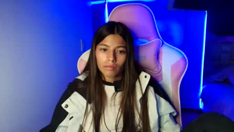 khloe sweet online show from May 7, 9:43 pm