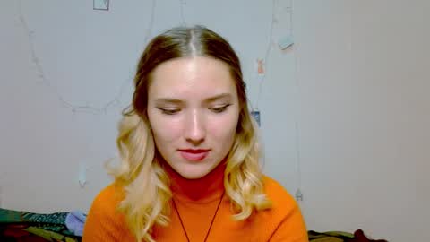 _kikiclark_ online show from October 2, 8:51 pm