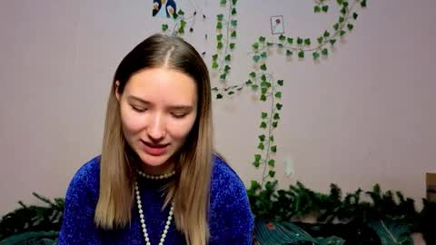 _kikiclark_ online show from December 15, 8:38 pm