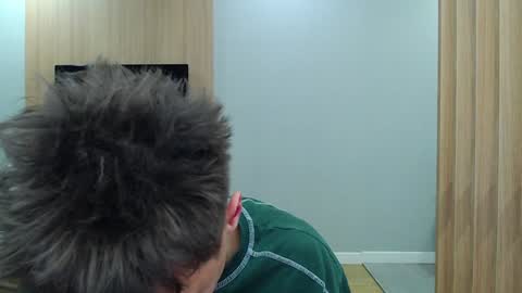 Snapshot of _kurt chatting on December 4, 8:56 pm Kurt online show from December 4, 8:56 pm