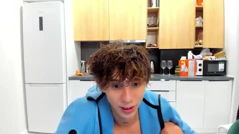 Snapshot of _kurt chatting on September 22, 4:33 pm Kurt online show from September 22, 4:33 pm