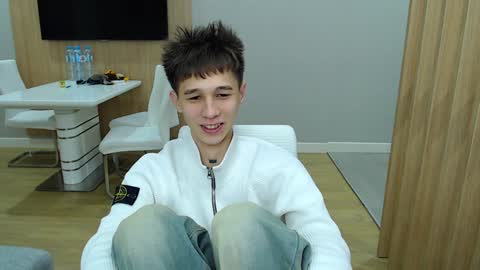 Snapshot of _kurt chatting on December 11, 12:02 am Kurt online show from December 11, 12:02 am