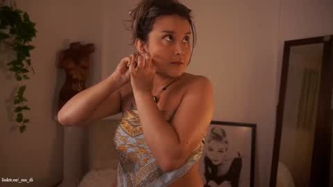 Snapshot of _lady_di chatting on September 19, 4:05 am Not on OF Some stuff for sale  online show from September 19, 4:05 am