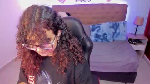 Liily online show from December 2, 7:45 pm