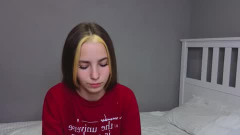 Snapshot of _little_butterfly_ chatting on October 22, 5:03 pm Emma online show from October 22, 5:03 pm