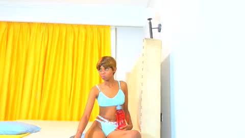 Littlevenus online show from April 3, 1:51 pm