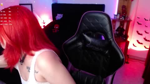 Queen.  Help me reach 100 thumbs up  online show from October 12, 10:44 pm