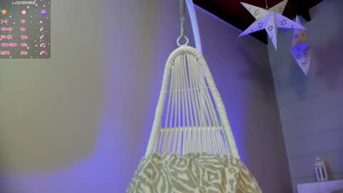 Snapshot of _luna_dupont_ chatting on February 24, 11:43 am  Luna  online show from February 24, 11:43 am