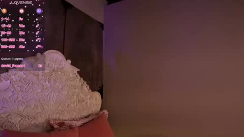 Snapshot of _luna_dupont_ chatting on March 10, 6:12 pm  Luna  online show from March 10, 6:12 pm