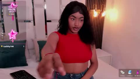 _luna_rossee_ online show from March 5, 10:19 pm