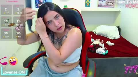 luna torres online show from April 18, 2:41 pm