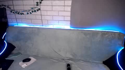 Snapshot of _lustica_ chatting on October 30, 6:47 am Anna online show from October 30, 6:47 am