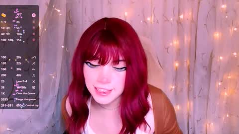 Snapshot of _marcelline_ chatting on October 21, 9:14 am Kira online show from October 21, 9:14 am