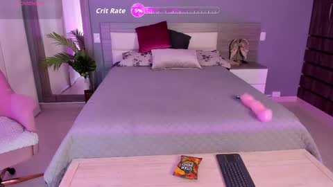 _miamiller_ online show from December 22, 7:42 pm