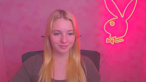 Melanie online show from February 8, 3:42 pm