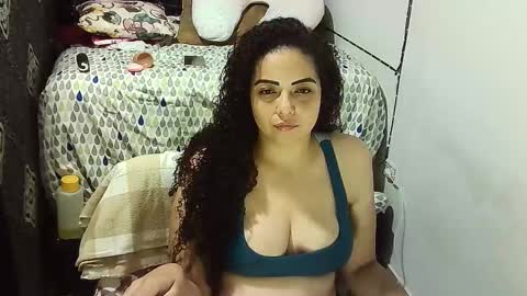 Snapshot of _milf_naughty chatting on October 22, 7:00 am _milf_naughty online show from October 22, 7:00 am