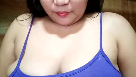 _milkytitsmomxx_ online show from June 23, 1:02 am