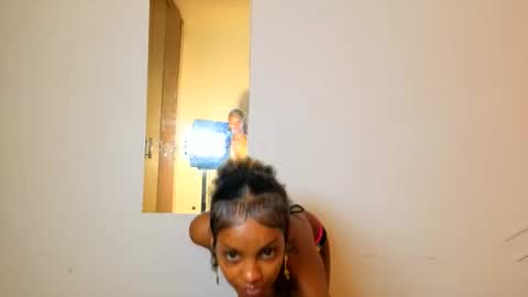 Mimi online show from March 4, 9:50 am